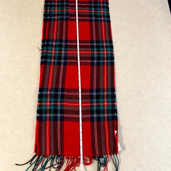 NWT ~ Old Navy Scarf One Size Red Green, White Plaid Fringe - Picture 7 of 7